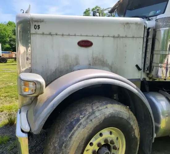 Picture of (Used) 2014 Peterbilt 389, HOOD ASSEMBLY