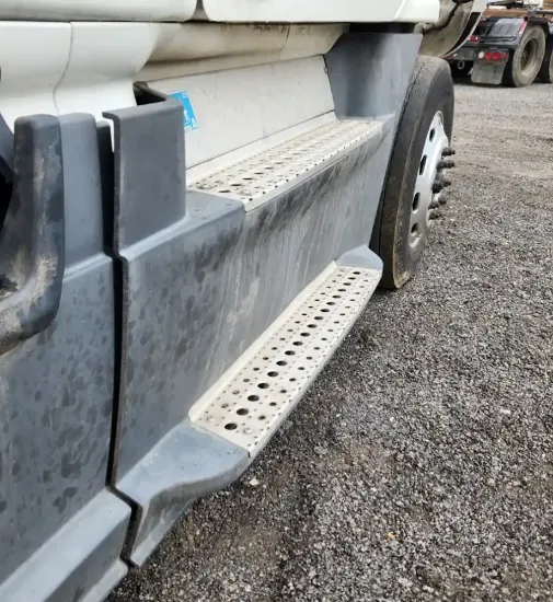 Picture of (Used) 2018 Freightliner Cascadia 125, TANK FAIRINGS