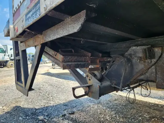 Picture of (Used) 2014 Peterbilt 337, POWER LIFT GATE