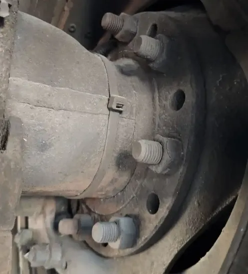 Picture of (Used) 2014 Peterbilt 337, DIFFERENTIAL HUBS