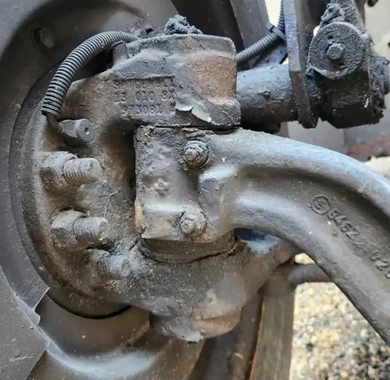 Picture of (Used) 2014 Peterbilt 337, FRONT SPINDLE/KNUCKLE
