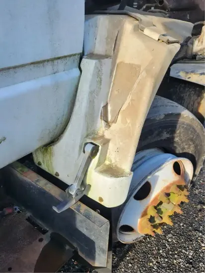 Picture of (Used) 1999 GMC C6500, FENDER EXTENSION