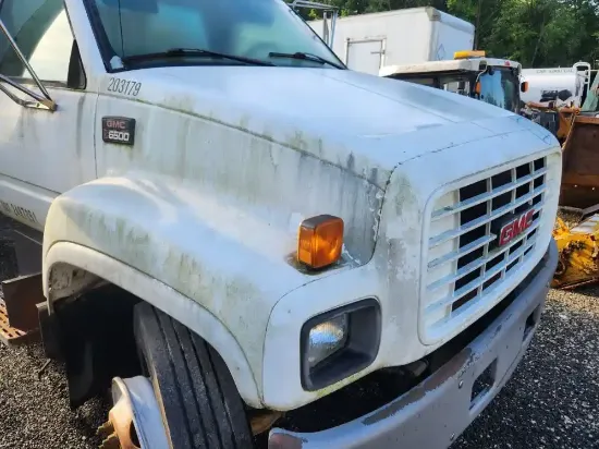 Picture of (Used) 1999 GMC C6500, HOOD ASSEMBLY