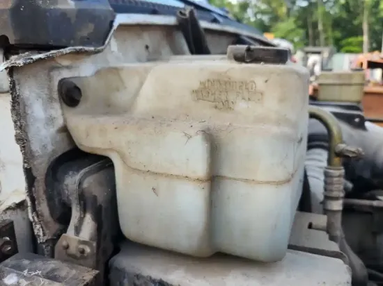 Picture of (Used) 1999 GMC C6500, WINDSHIELD WASHER BOTTLE