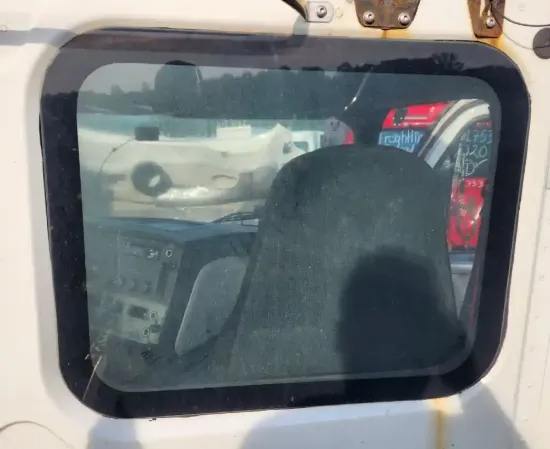 Picture of (Used) 2019 Freightliner Cascadia 126, BACK GLASS