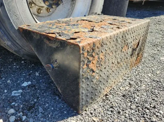 Picture of (Used) 2016 Kenworth K370, BATTERY BOX COVER
