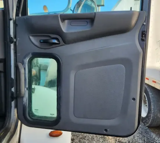 Picture of (Used) 2014 Peterbilt 337, INTERIOR DOOR PANEL