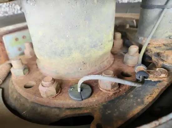 Picture of (Used) 2006 Volvo VNL, REAR DIFFERENTIAL HUBS