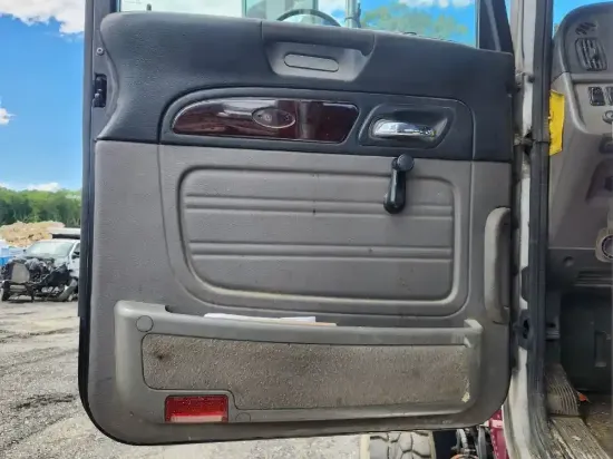 Picture of (Used) 2012 Peterbilt 367, INTERIOR DOOR PANEL