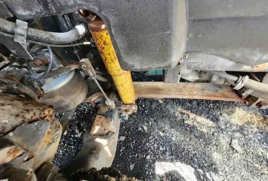 Picture of (Used) 2006 Volvo VNL, FRONT LEAF SPRINGS