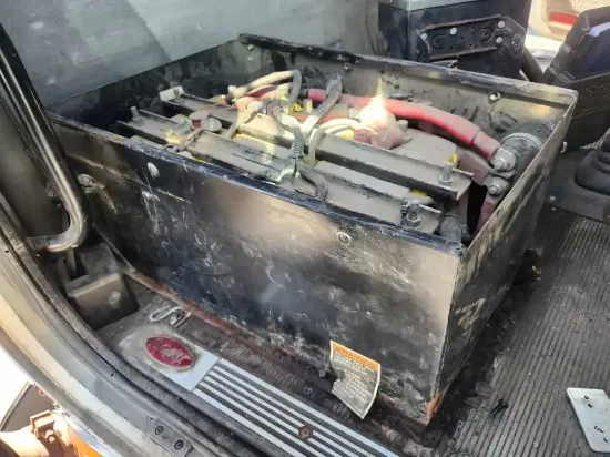 Picture of (Used) 2012 Peterbilt 367, BATTERY BOX