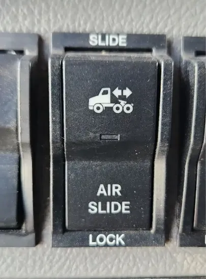 Picture of (Used) 2020 Freightliner Cascadia 126, MISCELLANEOUS DASH SWITCHES