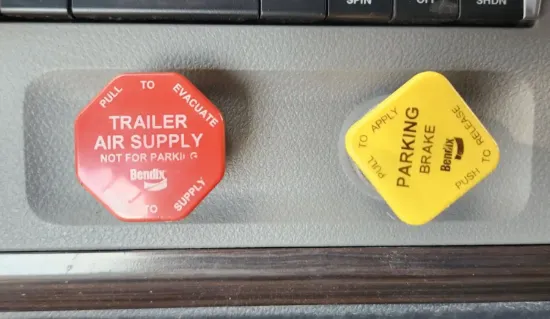 Picture of (Used) 2020 Freightliner Cascadia 126, MISCELLANEOUS DASH SWITCHES