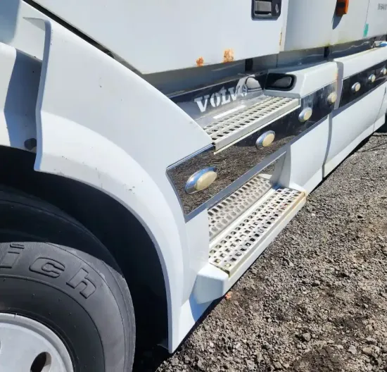 Picture of (Used) 2006 Volvo VNL, TANK FAIRINGS