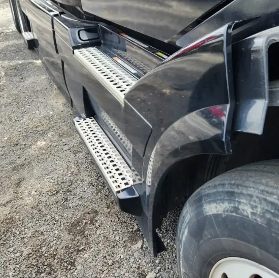 Picture of (Used) 2017 Volvo VNL, TANK FAIRINGS