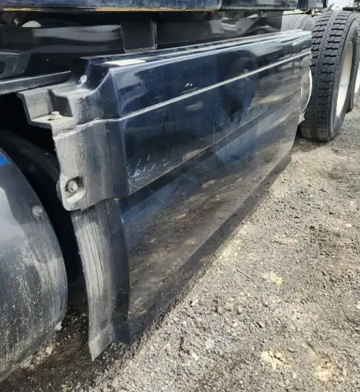 Picture of (Used) 2017 Volvo VNL, TANK FAIRINGS