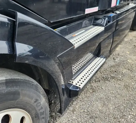 Picture of (Used) 2017 Volvo VNL, TANK FAIRINGS
