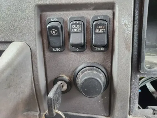 Picture of (Used) 2017 Peterbilt 348, MISCELLANEOUS DASH SWITCHES