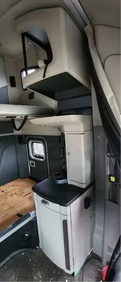 Picture of (Used) 2023 Peterbilt 579, SLEEPER CABINETS