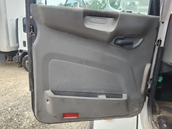 Picture of (Used) 2017 Peterbilt 348, INTERIOR DOOR PANEL