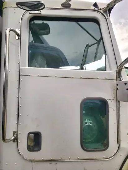 Picture of (Used) 2017 Peterbilt 348, DOOR