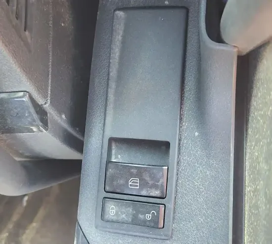 Picture of (Used) 2026 Freightliner Cascadia 126, DOOR ELECTRIC SWITCH