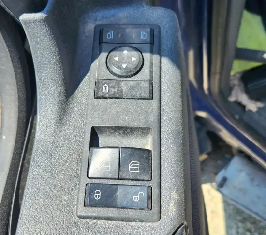 Picture of (Used) 2026 Freightliner Cascadia 126, DOOR ELECTRIC SWITCH