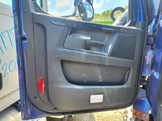 Picture of (Used) 2026 Freightliner Cascadia 126, INTERIOR DOOR PANEL
