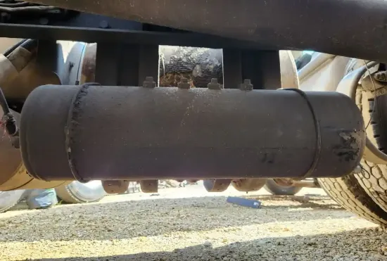 Picture of (Used) 2021 Kenworth T880, AIR TANK (2)
