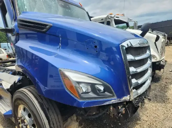 Picture of (Used) 2026 Freightliner Cascadia 126, HOOD ASSEMBLY