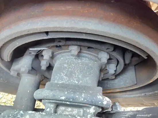 Picture of (Used) 2022 Freightliner Cascadia 126, FRONT DIFFERENTIAL HUBS