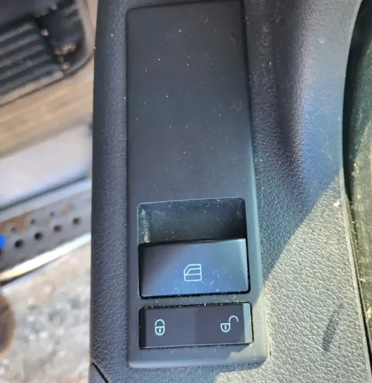 Picture of (Used) 2022 Freightliner Cascadia 126, DOOR ELECTRIC SWITCH