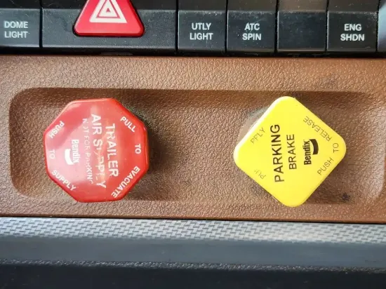 Picture of (Used) 2022 Freightliner Cascadia 126, MISCELLANEOUS DASH SWITCHES
