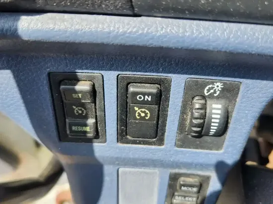Picture of (Used) 2008 Hino 268, MISCELLANEOUS DASH SWITCHES