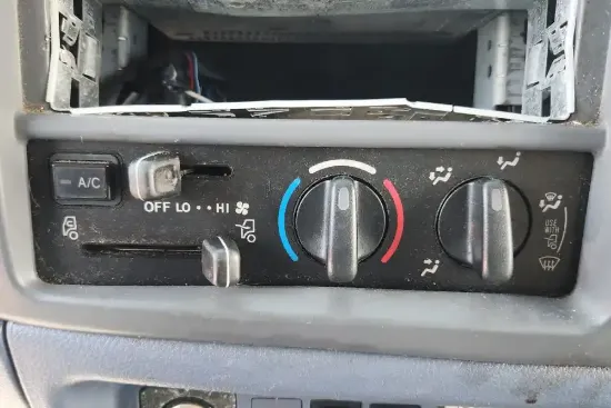 Picture of (Used) 2008 Hino 268, TEMPERATURE CONTROL ASSEMBLY