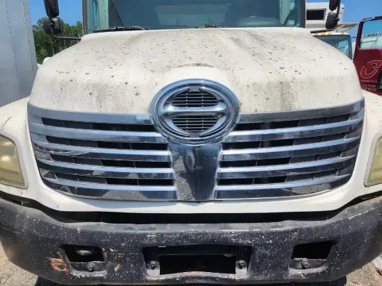 Picture of (Used) 2008 Hino 268, GRILLE