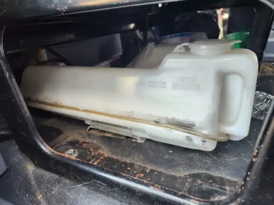 Picture of (Used) 2008 Hino 268, WINDSHIELD WASHER RESIVOIR