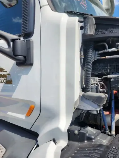 Picture of (Used) 2020 Peterbilt 579, COWL