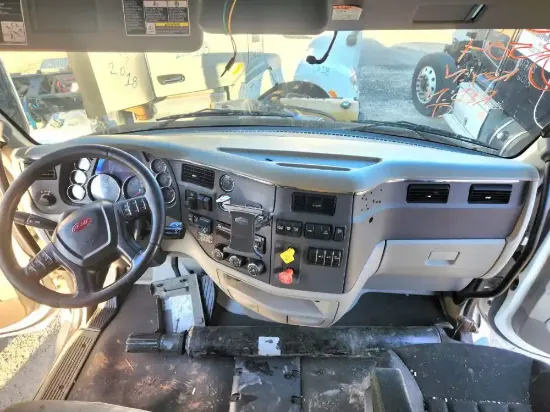 Picture of (Used) 2020 Peterbilt 579, DASH ASSEMBLY