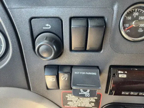 Picture of (Used) 2020 Peterbilt 579, MISCELLANEOUS DASH SWITCHES
