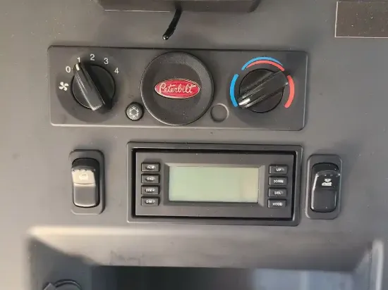 Picture of (Used) 2020 Peterbilt 579, SLEEPER CONTROL PANEL