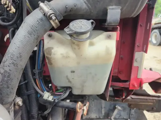Picture of (Used) 2010 Kenworth T300, WINDSHIELD WASHER RESERVOIR