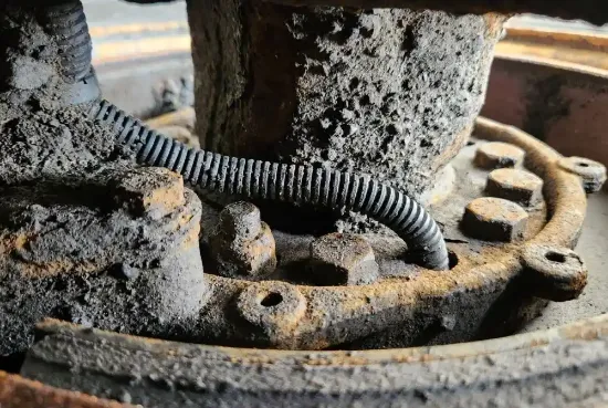 Picture of (Used) 2007 Sterling L9500, REAR DIFFERENTIAL HUBS