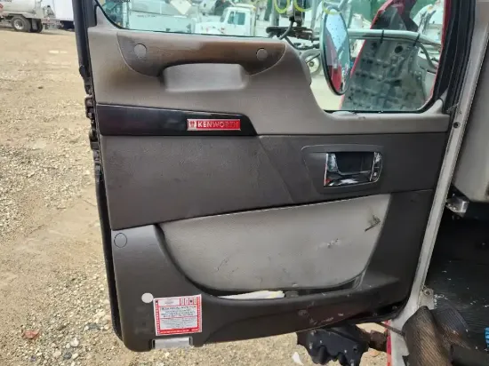 Picture of (Used) 2010 Kenworth T300, INTERIOR DOOR PANEL