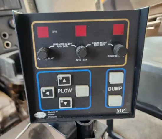 Picture of (Used) 2014 International WorkStar 7500, MISCELLANEOUS DASH SWITCHES