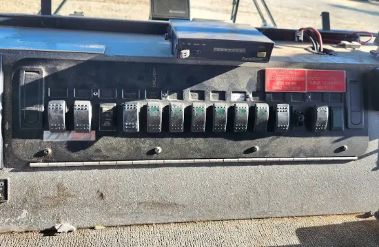 Picture of (Used) 2002 Spartan Gladiator, MISCELLANEOUS DASH SWITCHES