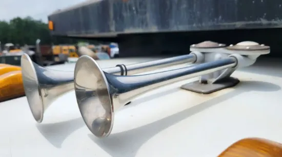 Picture of (Used) 2000 Sterling L9500, AIR HORN