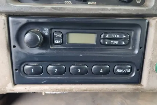 Picture of (Used) 2000 Sterling L9500, RADIO