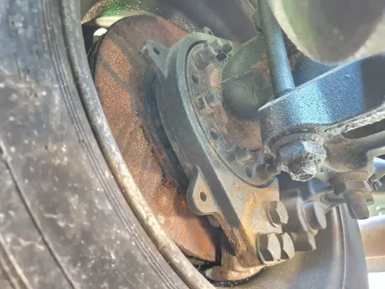 Picture of (Used) 2020 Peterbilt 389, FRONT DIFFERENTIAL HUBS