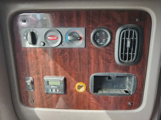 Picture of (Used) 2020 Peterbilt 389, SLEEPER CONTROL PANEL